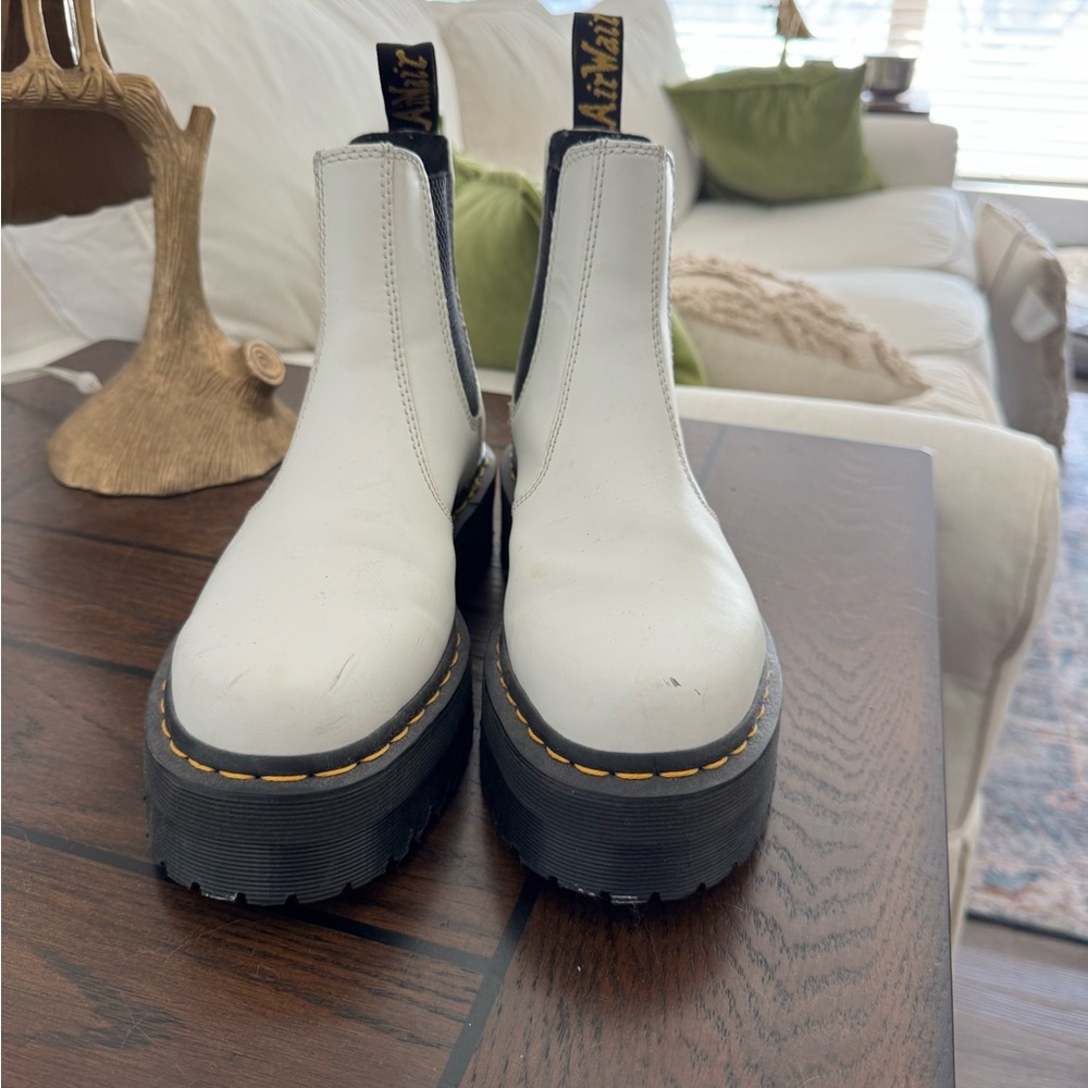 Size US 8L / US 7M - worn once!